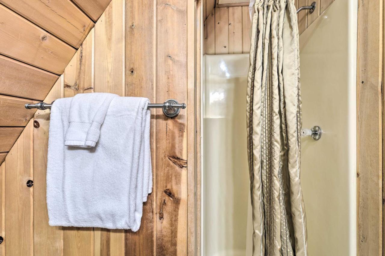 Ski-Inandski-Out Red River Cabin With Mtn Views! 외부 사진
