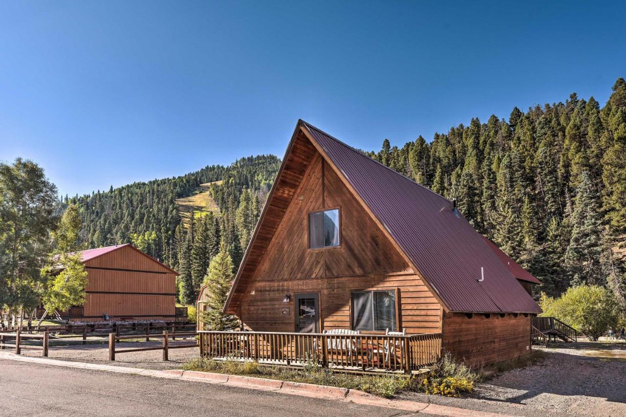Ski-Inandski-Out Red River Cabin With Mtn Views! 외부 사진